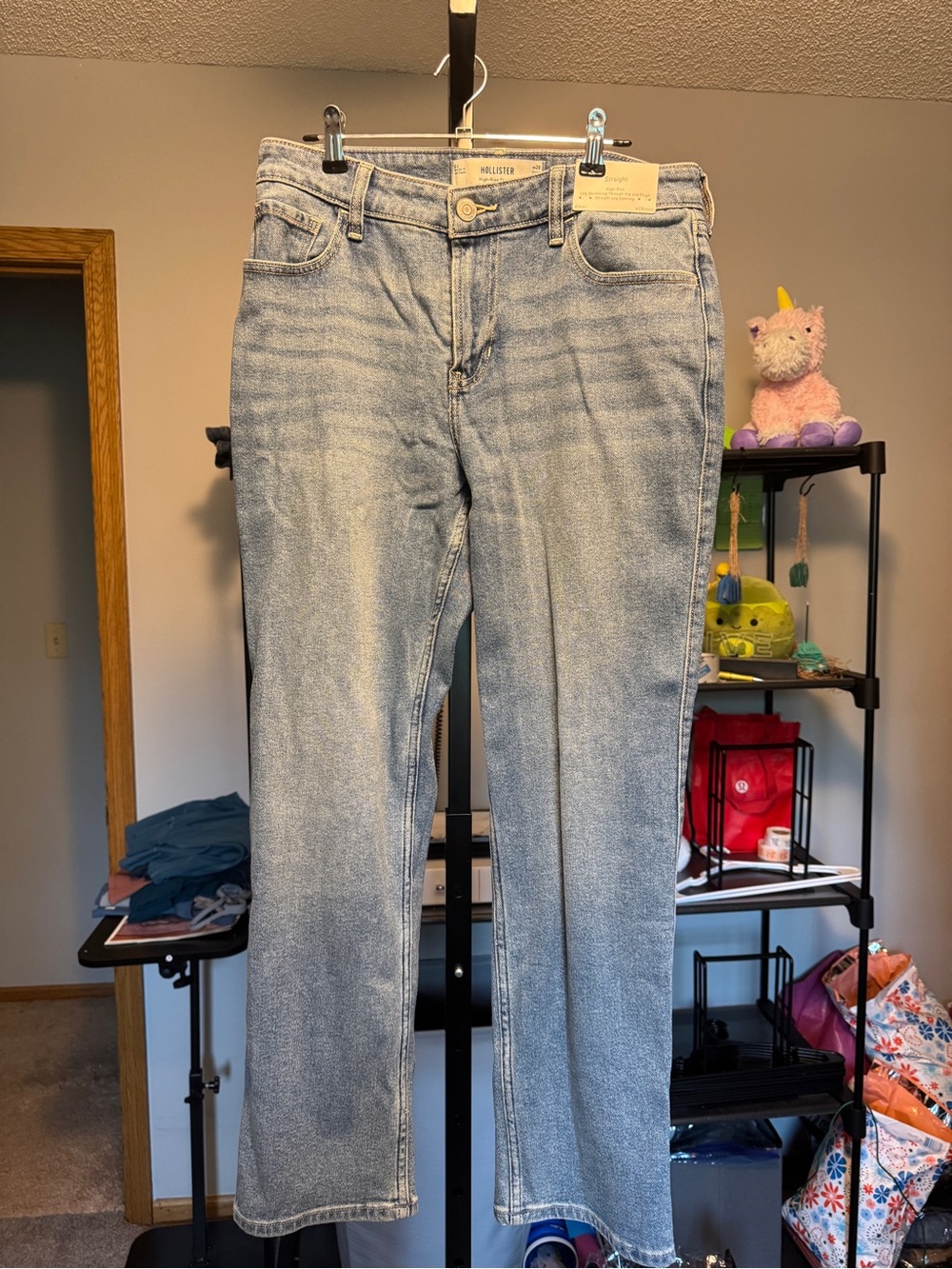 Hollister Women's High Rise Straight 2 pair Light Wash and Black Size 6S 6 Short